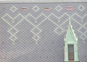 Узор «Spitzwinkel» на крыше Коллегиум Новум, главного здания Ягеллонского университета