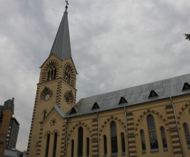 Смотрите видеорепортаж о завершении работ по возведению уникального шпиля лютерансокого собора в Москве