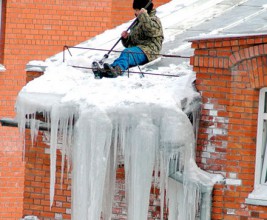 Жилищный комитет Санкт-Петербурга будет бороться с сосульками