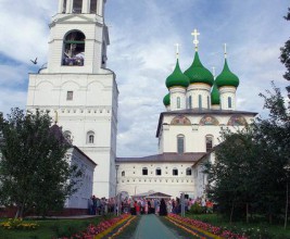 Новые купола Свято-Введенского Толгского женского монастыря