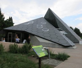 Пирамида Науки в ботаническом саду Денвера
