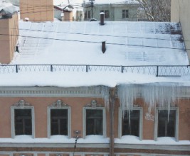 Проблемы эксплуатации крыш жилого фонда в зимний период